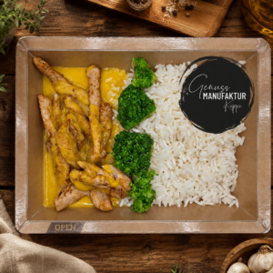 Hähnchengeschnetzeltes mit Mango-Kokos-Currysoße, Brokkoli & Reis TK
